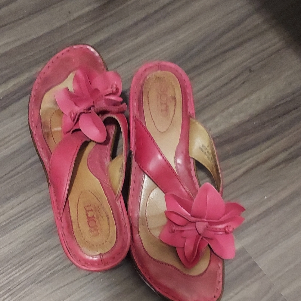 Born Pink Floral Sandals for Casual Comfort